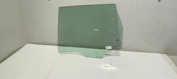 Audi Q2 - Rear door window glass 81A845205 37780