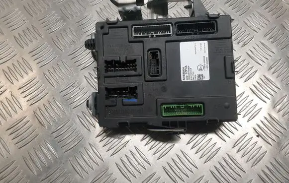 Nissan Pulsar Comfort/convenience module 284B13ZP0A 116RAL002868 A2C32559700