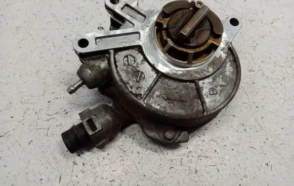 BMW 7 F01 F02 F03 F04 Vacuum pump 11667566291 11668605976 11667619388