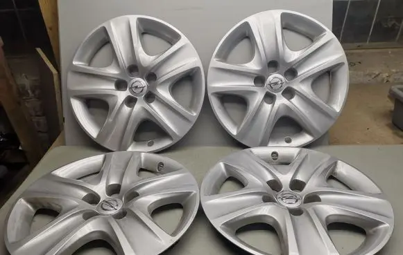 Opel Zafira C R17 wheel hub/cap/trim 461088395 13267806 13267807