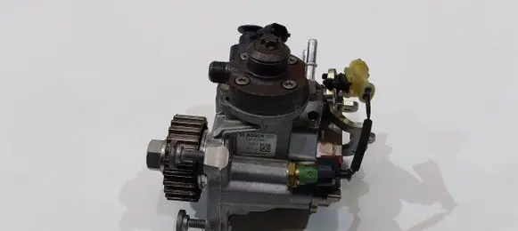 Land Rover Range Rover Sport L494 Fuel injection high pressure pump 0445010662