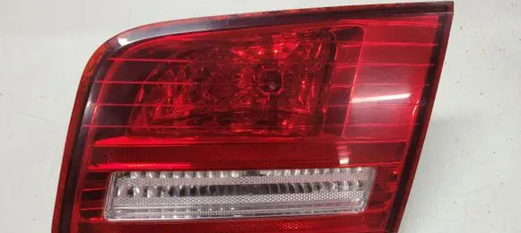 KIA Magentis Tailgate rear/tail lights