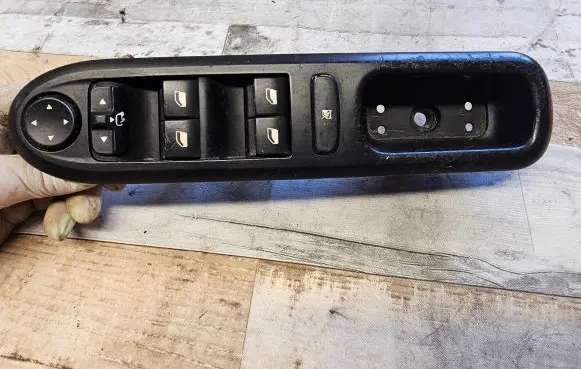 Peugeot 407 Electric window control switch 53269700 5326970