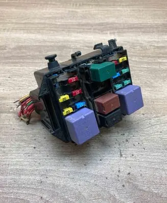 Renault Laguna II Fuse module 8200003634