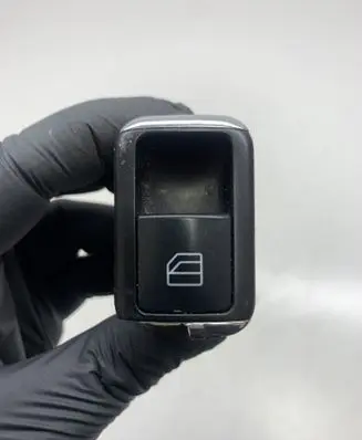Mercedes-Benz E W212 Electric window control switch A2048707358