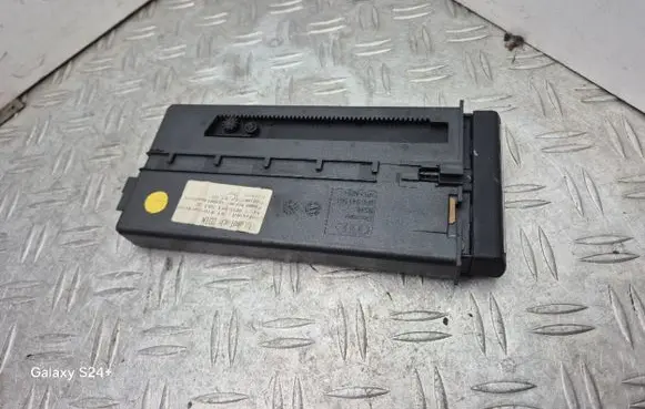 Audi A3 S3 8P Dashboard storage box/compartment 8P0941561D 8P0941561