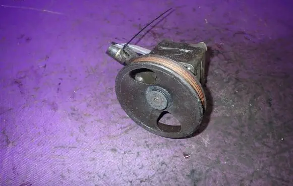 Nissan Almera Tino Power steering pump 49110BM702