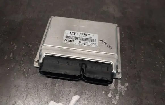 Audi A4 S4 B6 8E 8H Engine control unit/module 8E0909557D 0261207753