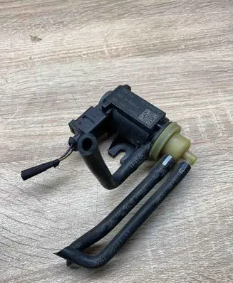 Volkswagen PASSAT B7 Turbo solenoid valve 1K0906627B 4011464A