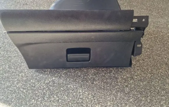 Ford S-MAX Glove box