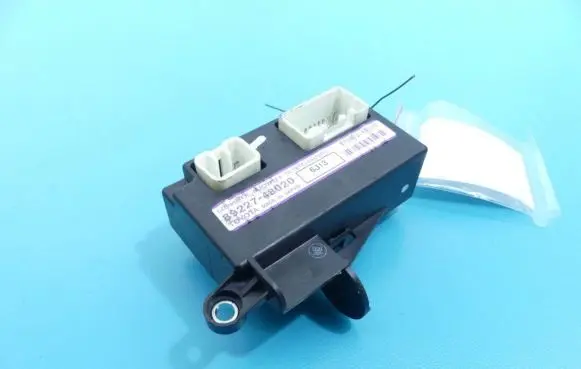 Lexus RX 330 - 350 - 400H Central body control module 89227-48020 IMPRK1139035