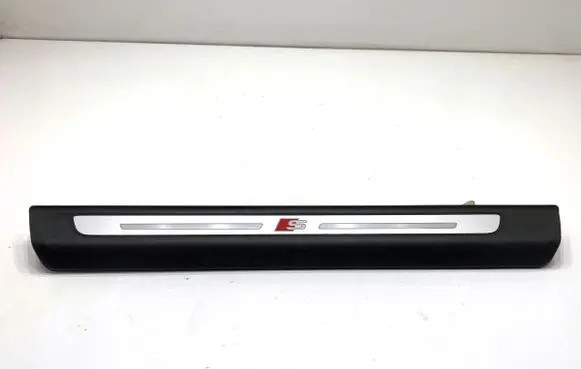 Audi Q8 Front sill (body part) 4M8947405A