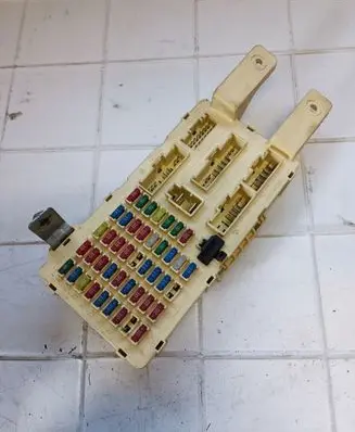 Hyundai Santa Fe Fuse module 919502B200