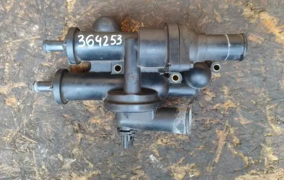 Dodge Journey Thermostat housing 04884568AE