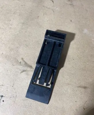 BMW 7 E65 E66 Radiator mount bracket 7788324