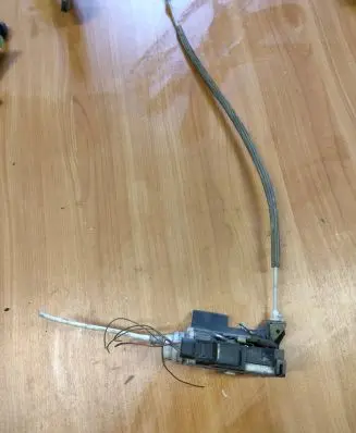 Audi A4 S4 B5 8D Front door lock 4D0173