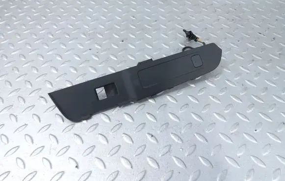 Land Rover Defender Rear door window switch trim LR130911 JPLA14E369AB L8B2237W27NA8PVJ