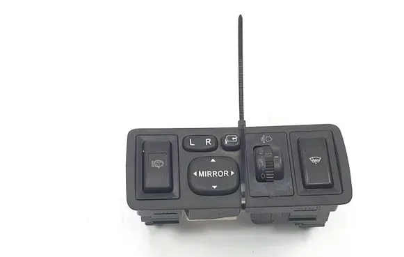 Toyota Avensis T250 Wing mirror switch 183575