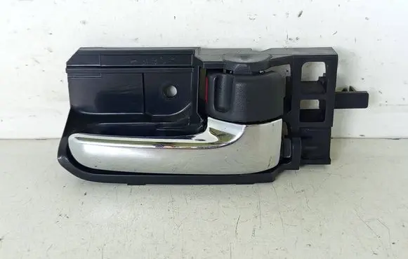 Toyota Corolla Verso E121 Front door interior handle