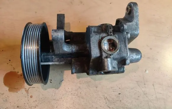 BMW 7 F01 F02 F03 F04 Power steering pump 679649103