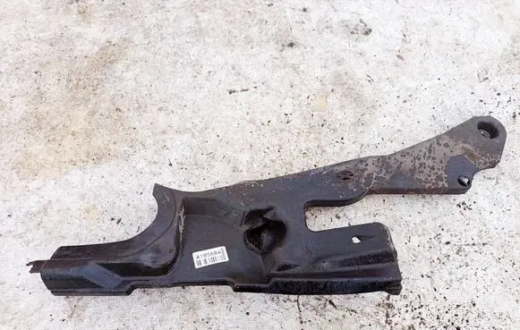 Volkswagen PASSAT B7 Engine splash shield/under tray 3AA825102