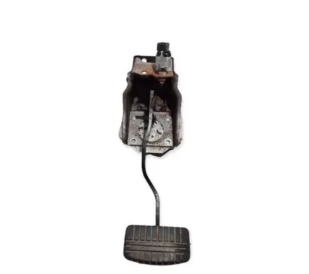 Mitsubishi Pajero Brake pedal