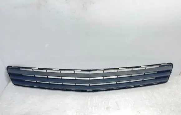 Mercedes-Benz C W204 Front bumper lower grill A2048850023