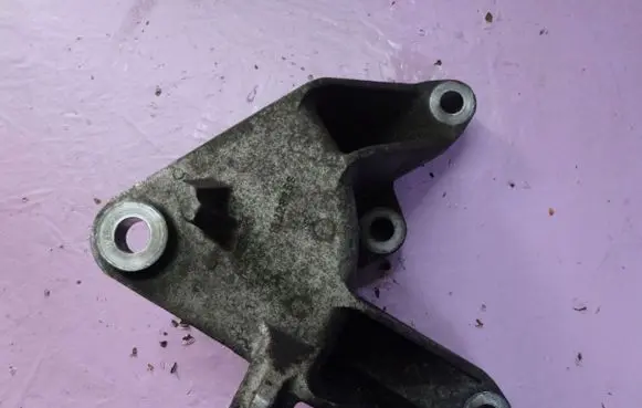 Opel Insignia B Gearbox mounting bracket 139TYS
