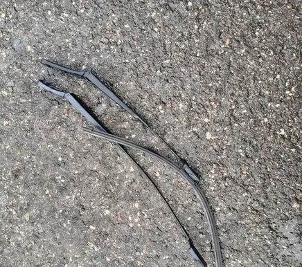 Volkswagen Golf VII Front wiper blade arm 5G1955410