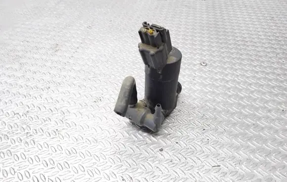 Volvo V50 Windscreen/windshield washer pump
