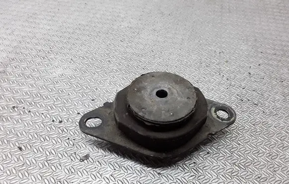 Renault Espace IV Gearbox mount 8200000017