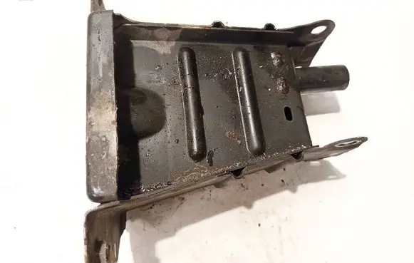 Mercedes-Benz A W169 Front bumper mounting bracket 130500220