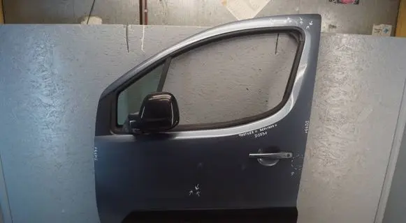 Peugeot Partner Front door