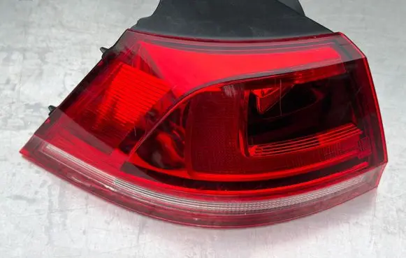 Volkswagen Golf VII Rear/tail lights L90056048 5G9945095D 5G9945257