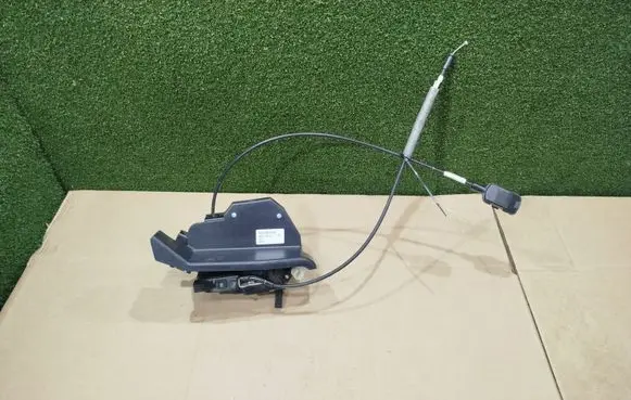 Renault Trafic III (X82) Front door lock 805039145R 40517212