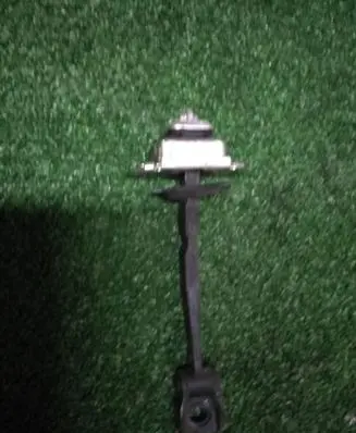 Skoda Octavia Mk2 (1Z) Front door check strap stopper