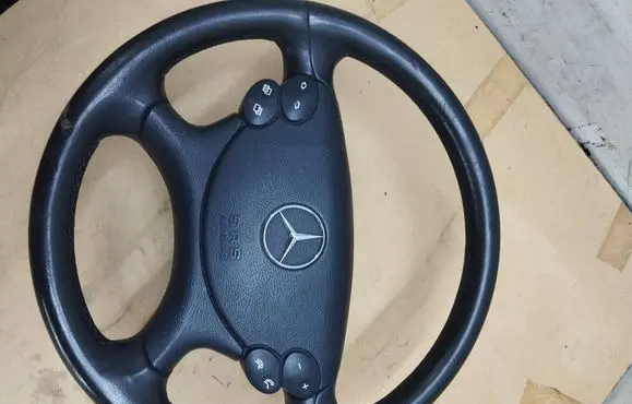 Mercedes-Benz CLK A209 C209 Steering wheel 101086A1