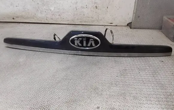 KIA Sportage Trunk door license plate light bar