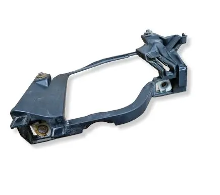 BMW 5 E60 E61 Headlight/headlamp mounting bracket 6936089