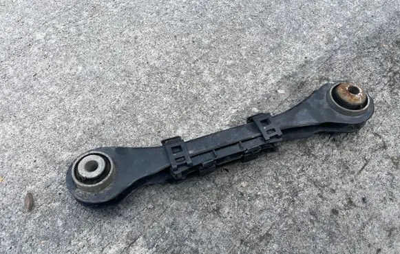 Rear upper control arm/wishbone