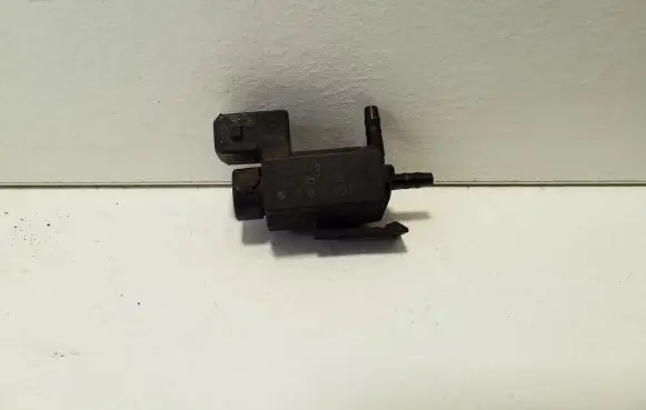 BMW X3 E83 Vacuum valve 70231800 7810831