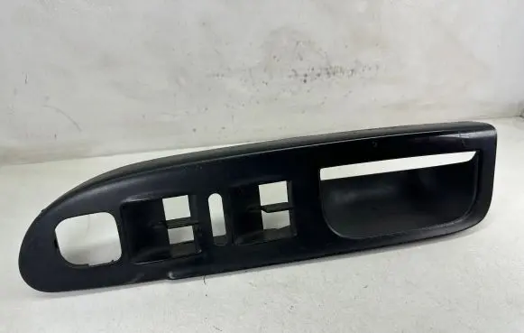 Volkswagen PASSAT B6 Front door window switch trim 3C1867171
