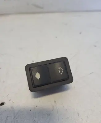 BMW 5 E39 Electric window control switch 8368974