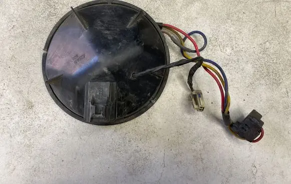 Headlight/headlamp dust cover