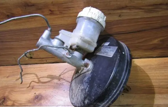 Mitsubishi Lancer Brake booster 83403108