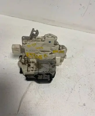 Audi A4 S4 B7 8E 8H Rear door lock 8E0839015AA