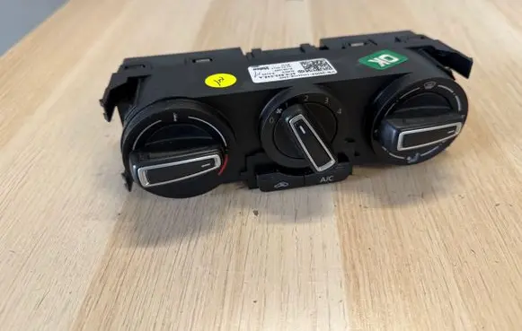 Volkswagen Polo V 6R Climate control unit 6C0820045A