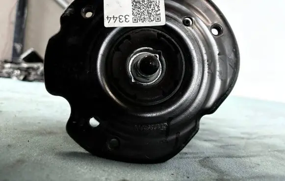 Land Rover Discovery Sport Front shock absorber/damper LK7218045AC J9C31870 LR126237