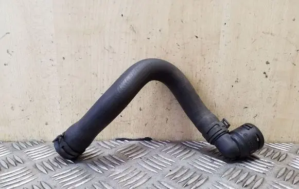 Volkswagen PASSAT B7 Engine coolant pipe/hose 3AA122073A