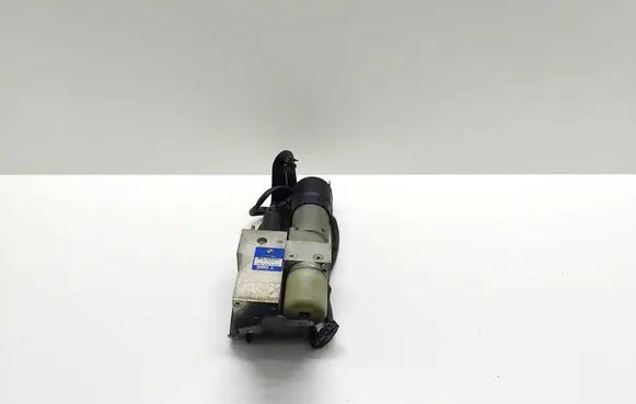 BMW 5 E60 E61 Tailgate hydraulic pump motor 7111867 005246 HB70401002